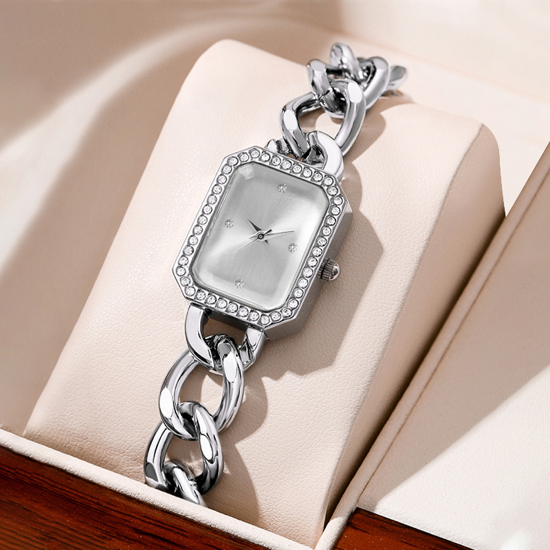 ミステリーボックスには、ランダムカラーのクォーツ腕時計、ハン - Steel Chain のレビューと価格
