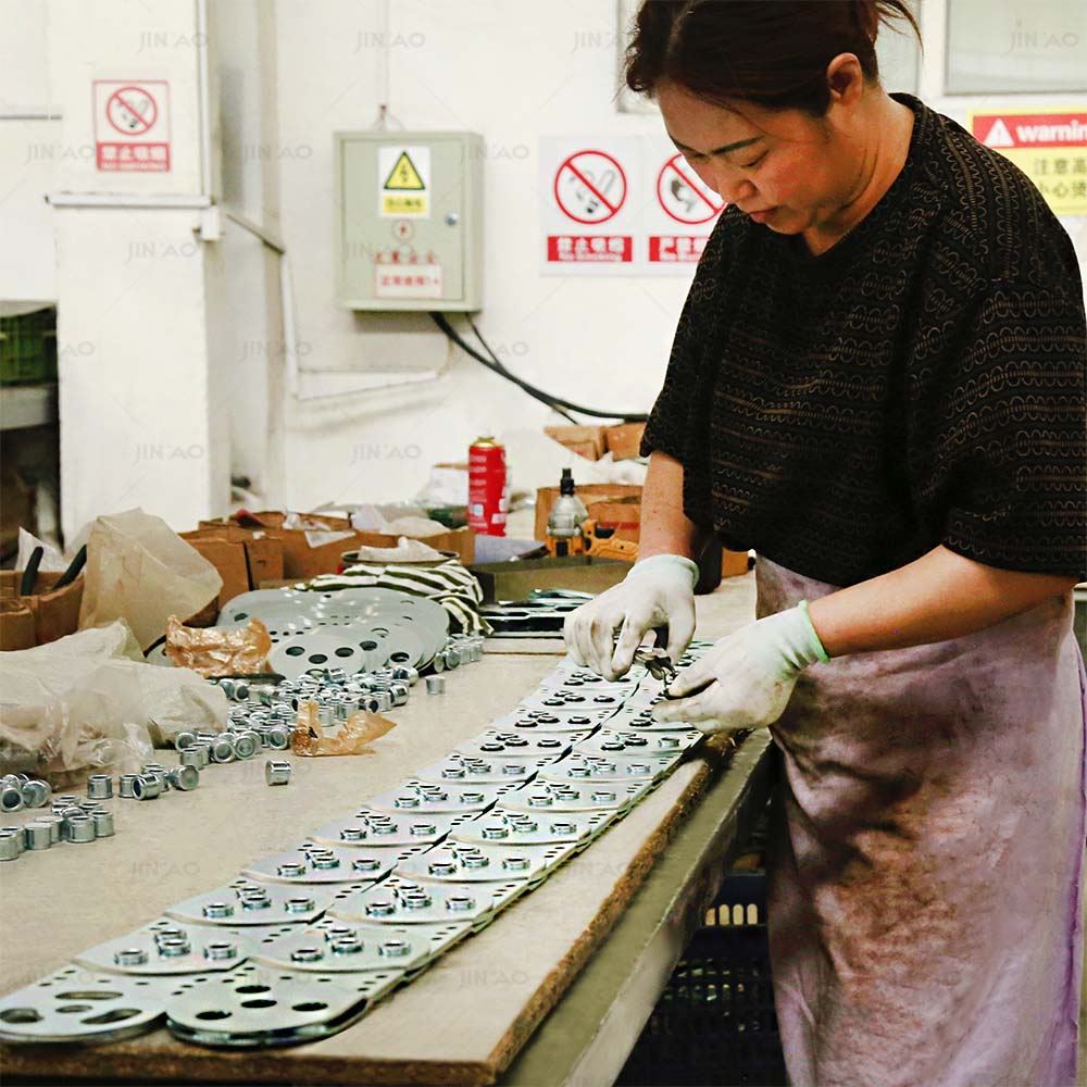強化ブリッジケーブルキャリアステンレス鋼ドラッグチェーンヘビ - Steel Chain のレビューと価格